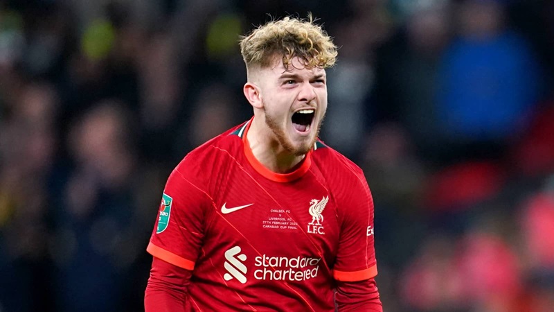 Harvey Elliott trong màu áo của Liverpool