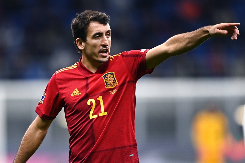 Mikel Oyarzabal trong màu áo ĐTQG Tây Ban Nha